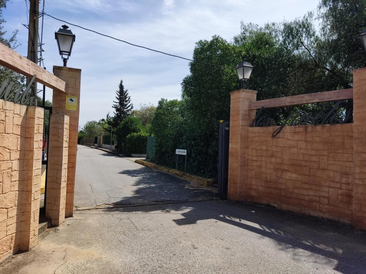 Apartamento El Grifo Carmona  Exterior photo